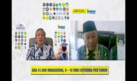 Universitas Muhammadiyah Surakarta (UMS) merupakan perguruan tinggi pertama yang mencapai akreditasi Unggul di Provinsi Jawa Tengah. Prestasi tersebut disampaikan oleh Rektor UMS, Prof Sofyan Anif dalam kanal Youtube Inspirasi Untuk Bangsa, Kamis, (18/7/2024).