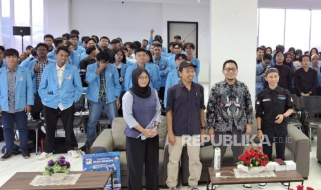 Universitas Nusa Mandiri (UNM) kembali memperlihatkan komitmennya dalam mencetak generasi wirausaha muda yang kompeten dengan mengadakan Seminar Entrepreneur bertema Turning Ideas Into Business Opportunities in the Digital Era.