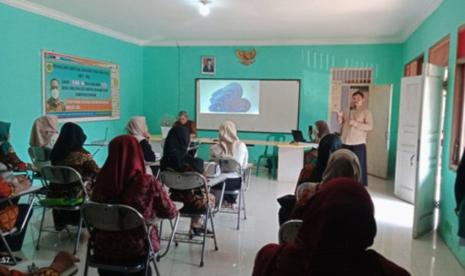 Universitas Nusa Mandiri (UNM) mengadakan kegiatan Workshop Ramadhan 1445 H berasama Kader posyandu Desa Cimulang Kecamatan Ranca Bungur Kabupaten Bogor yang tergabung dalam IPSM (Ikatan Pekerja Sosial Masyarakat) Desa Cimulang.