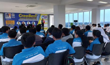 Universitas Nusa Mandiri (UNM) sebagai kampus digital bisnis sukses menggelar CreaBesT (Creative, Business & Talent) dengan menggaet Startup, Mandiri Digital Universe (MDU).