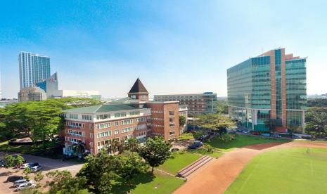 Universitas Pelita Harapan (UPH). Mahasiswi Universitas Pelita Harapan (UPH) berhasil meraih tiga gelar juara pada ajang Patient Counseling Competition (PCC)