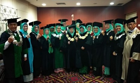 Universitas Yarsi kembali menyelenggarakan wisuda semester ganjil tahun akademik 2018-2019 dengan lulusan sarjana sebanyak 436 wisudawan/wisudawati di Auditorium Ar-Rahman, Kampus Yarsi, Cempaka Putih, Jakarta Pusat, Sabtu, (27/10)