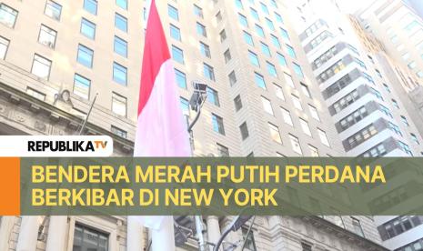 Untuk kali pertama bendera merah putuh berkibar di kawasan bersejarah Bowling Green, Manhattan, New York, AS.