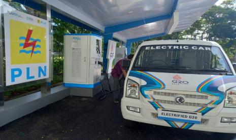 Untuk mendukung KTT G20, beberapa waktu lalu pada 25 Maret 2022 PLN meluncurkan program SPKLU Ultra Fast Charging di beberapa titik di Bali yang diresmikan Presiden Joko Widodo. Hal itu dimanfaatkan sejumlah pabrikan otomotif yang telah memasarkan produk mereka di Tanah Air. Salah satunya adalah DFSK juga memboyong DFSK Gelora E.