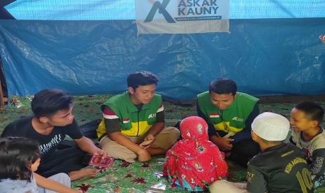 Untuk mengobati trauma akibat gempa, relawan Askar Kauny membangun rumah tahfiz bagi anak-anak korban gempa di Jalan Soekarno-Hatta Kelurahan Karema, Kecamatan Mamuju Barat. 