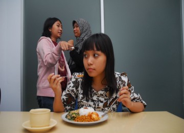 Untuk diet perlu makanan yang seimbang gizi dan kalorinya