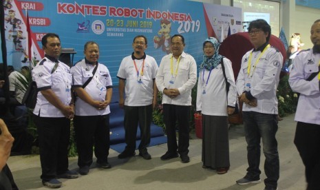 UNY ikuti Kompetisi Robot Indonesia.