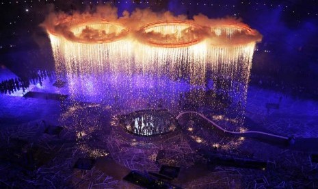 Upacara pembukaan Olimpiade 2012 di Olympic Park, London, Sabtu (28/7) dini hari WIB. (Morry Gash/AP)