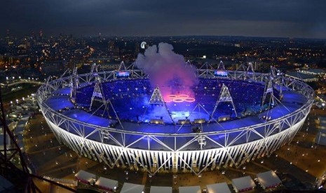 Upacara pembukaan Olimpiade 2012 di Olympic Park, London, Sabtu (28/7) dini hari WIB. (Mark J. Terrill/AP)