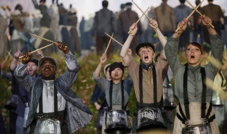 Upacara pembukaan Olimpiade 2012 di Olympic Park, London, Sabtu (28/7) dini hari WIB. (Matt Dunham/AP)