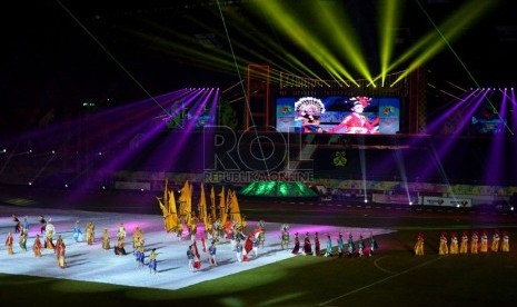 Upacara penutupan Islamic Solidarity Games (ISG) III di Stadion Gelora Sriwijaya, Jakabaring, Palembang, Sumsel, Selasa (1/10) malam.  ( Republika/Prayogi)