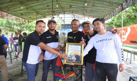 Upaya membangkitkan ekonomi di Kota Sukabumi melalui Festival dan kompetisi burung berkicau tingkat nasional dan fun cat show piala H Achmad Fahmi Wali Kota Sukabumi yang digelar di Benglap Jalan Arif Rahman Hakim Kota Sukabumi, Aahad (11/12/2022