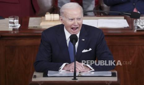 US President Joe Biden delivers his State of the Union address before a joint session of Congress in the House chamber of the US Capitol in Washington, DC, USA 07 February 2023.  