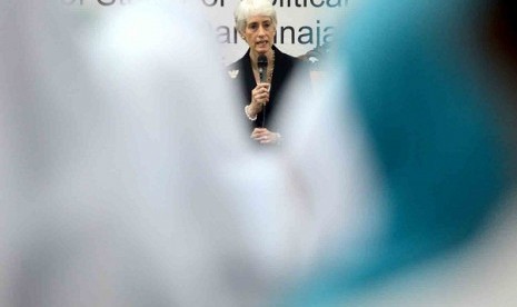 US Under Secretary of State for Political Affairs, Wendy R Sherman, visits an Islamic boarding school in Jakarta on Wednesday. 