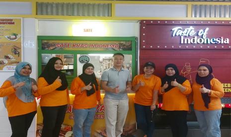 Usaha food court Taste of Indonesia di Paya Lebar Square, Singapura. 