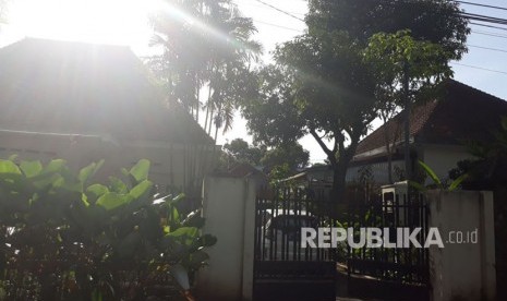 Usai mendatangi kediaman walikota Malang non aktif, KPK mulai menggeledah rumah calon Walikota Malang, Yaqub Ananda Gudban. Rumah mantan Ketua Fraksi Hanura ini berada di Jalan Ijen nomor 73. 