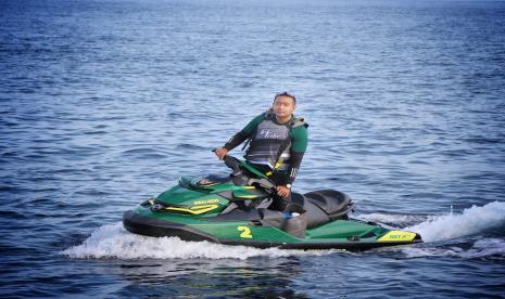 Usai mengarungi Samudera Hindia sejauh kurang lebih 400 mil dengan jetski, Wakil Gubernur Sumbar, Audy Joinaldy sukses tuntaskan misi ekspedisinya ke Beriloga Sabeu, Kabupaten Mentawai. 