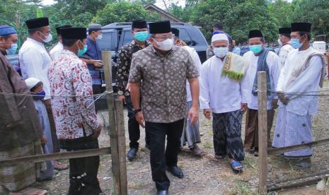 Usai mengunjungi pasar tradisional Desa Karya Maju Kecamatan Keluang, Bupati Musi Banyuasin (Muba) Dr H Dodi Reza Alex Noerdin melakukan safari jum