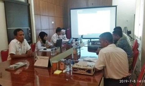 Usai menyimak dengan cermat pidato Visi Indonesia Presiden Jokowi, Bupati Muba pun ambil langkah cepat. Dalam rapat singkat, Dodi Reza Alex, Sang Bupati menginstruksikan kepada kepala Perangkat Daerah  (PD) agar merespons, menyinkronkan program Muba serta tegak lurus ke atas. 