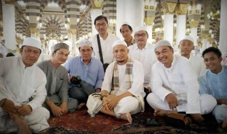 Ust Arifin Ilham bersama para sahabatnya di Masjid Nabawi - Madinah