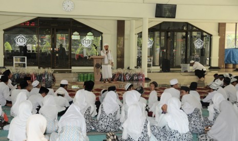 ustadz Arifin Ilham di Masjid Panglima Sudirman, Mabes TNI Cilangkap, Jakarta Timur, Ahad (26/7).