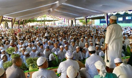 Ustadz Arifin Ilham melakukan safari dakwah ke beberapa kota di Kalimantan Selatan, 20-22 April 2017.