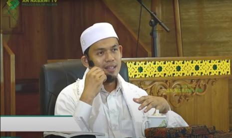 Ustadz Arrazy Hasyim menekankan pentingnya keilmuan mapan berinteraksi dengan hadits