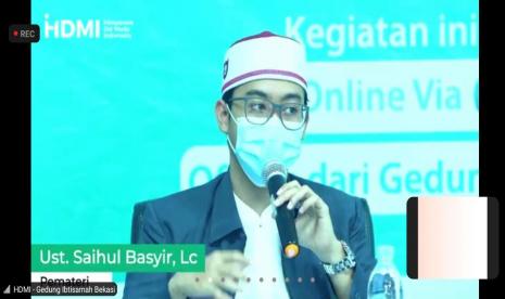 Ustadz Saihul Basyir saat mengisi pelatihan dai muda nasional HDMI.