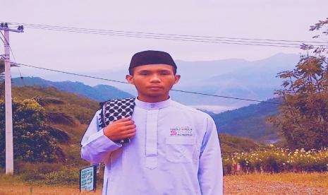 Ustadz Syukur Asirun, dai tangguh BMH yang bertugas di Desa Tabang, Kabupaten Luwu, Sulawesi Selatan.