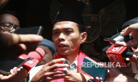 Ustaz Abdul Somad resmi menceraikan istrinya.