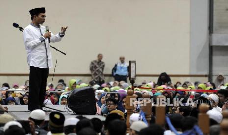 Ustaz Abdul Somad saat memberikan tausiyah pada acara Tabligh Akbar di Jakarta Convention Center (JCC), Jakarta, Kamis (19/4/2018)