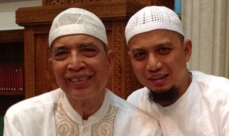 Ustaz Arifin Ilham dengan ayahnya Ilham Mardjuki.