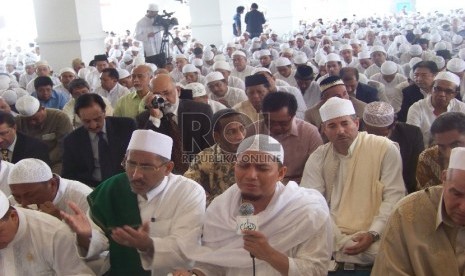 Ustaz Arifin Ilham di Masjid Az Zikra, Sentul, Bogor, Jawa Barat. 