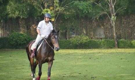 Ustaz Arifin Ilham saat berkuda.