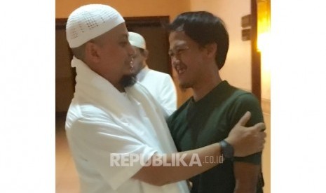 Ustaz Arifin Ilham saat menjemput Nurul Fahmi.