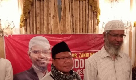 Ustaz Bukhori dan Dr Zakir Naik.