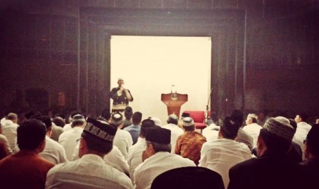 Ustaz Erick Yusuf saat berceramah di Gedung Sate, Bandung, Jawa Barat, Ahad kemarin.