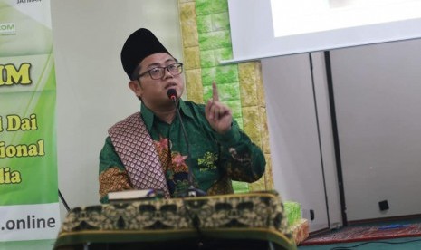 Ustaz Khumaini Rosadi.