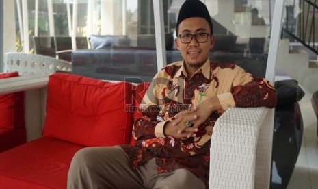  Ustaz Slamet Ibnu Syam