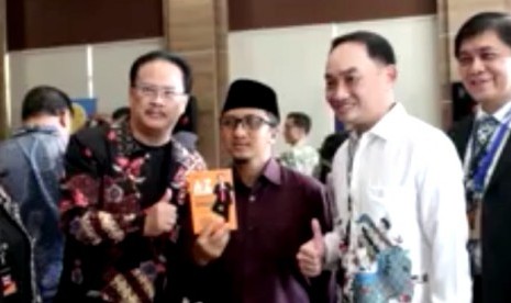 Ustaz Yusuf Mansur bersama IPMI International Business School