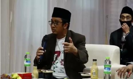 Ustadz Yusuf Mansur mengapresiasi polisi lalu lintas. 