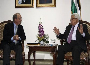 Utusan AS George Mitchell dalam pertemuan dengan Presiden Mahmoud Abbas di Ramal