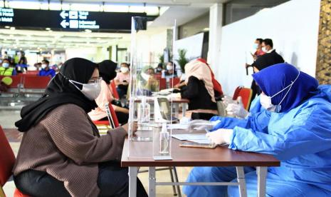 Vaccination center di Bandara Soekarno-Hatta adalah bentuk dari kolaborasi yang baik antara AP II selaku pengelola bandara dengan Kantor Kesehatan Pelabuhan Kelas I Soekarno-Hatta (KKP Kemenkes) dan instansi lain dalam mendukung percepatan program vaksinasi nasional.