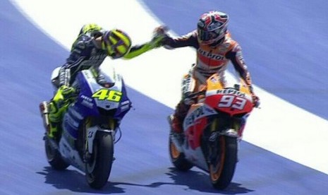 Valentino Rossi dan Marc Márquez ketika masih saling berhubungan baik. 