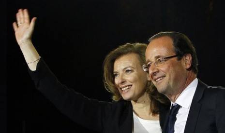 Presiden Prancis, Francois Hollande, dan pasangannya, Valerie Trierweiler.