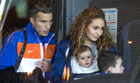 Van Persie Bersama Istri dan Anak-anak