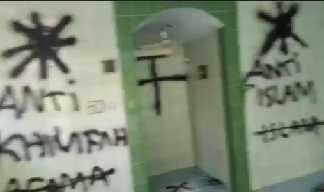 Vandalisme di Mushola Darussalam.