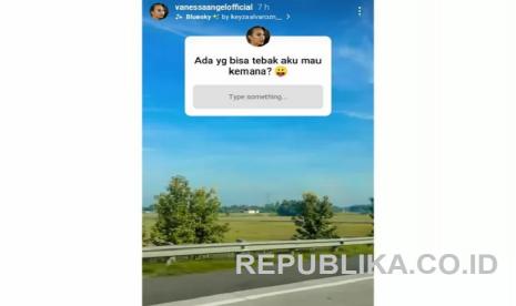 Vanessa Angel aktif menggunggah Instagram Stories sebelum kecelakaan di Tol Nganjuk, Jawa Timur, Kamis (4/11). Vanessa meninggal dunia bersama suami dalam kecelakaan tersebut.