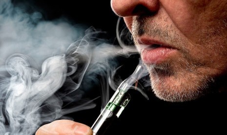 Vaping dianggap lebih aman dari rokok tembakau.