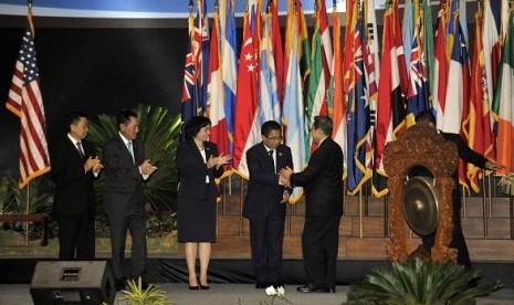 Vice President Boediono (left) attend the opening of International Drug Enforcement Conference (IDEC) in Bali, June 12-13. The two day conference that co-host by Indonesia and the US, is attended by around 300 participants from 73 countries.   